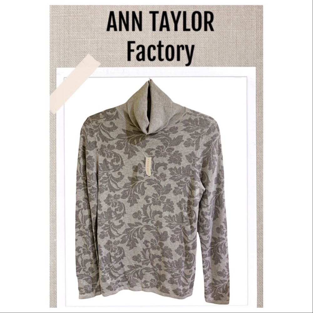 NEW Ann Taylor Factory Sweater Turtle Neck Sweater Stunning Floral Print Size M